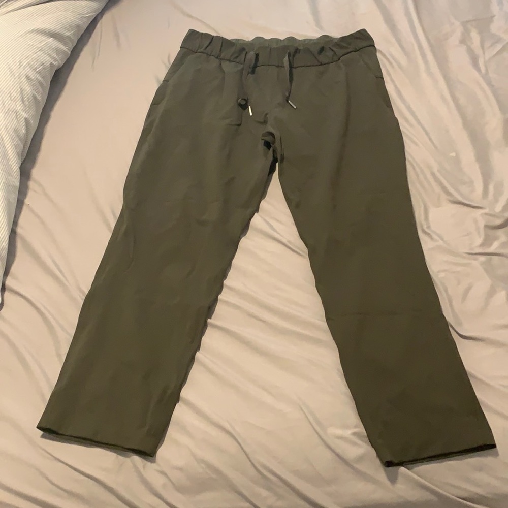 Lululemon on the fly pants